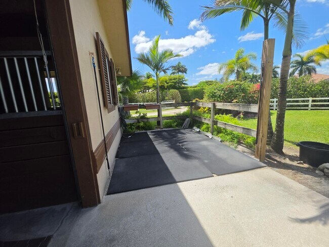 Building Photo - 14127 Equestrian Way