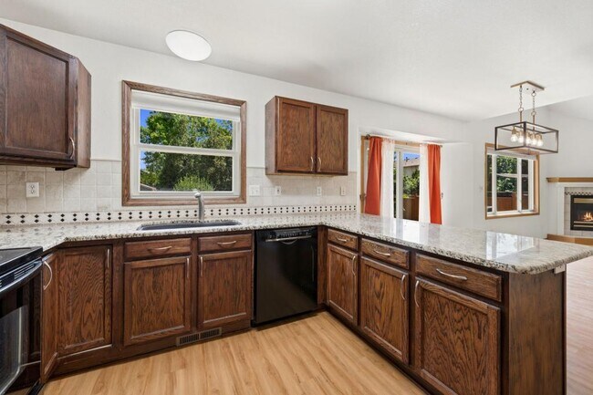 Building Photo - 2456 Mary Beth Ct