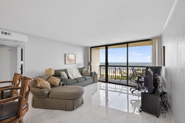 Building Photo - 5220 Seawall Blvd