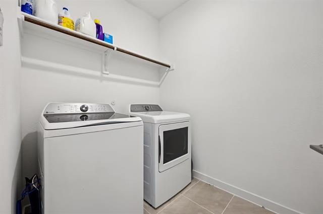 Building Photo - 2616 Ontario Dr