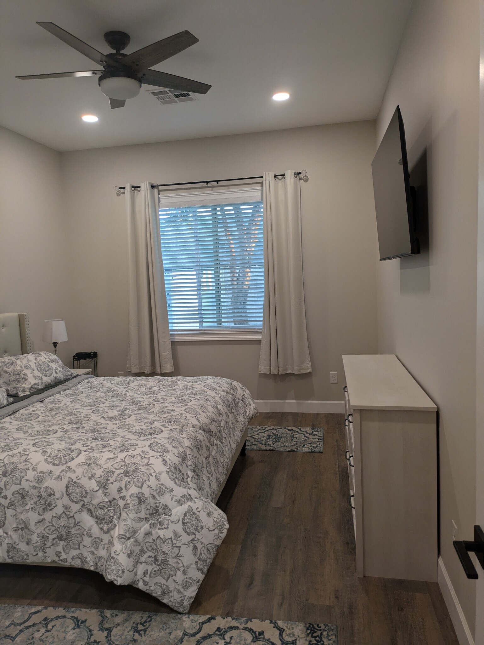 Building Photo - 8879 E Friess Dr