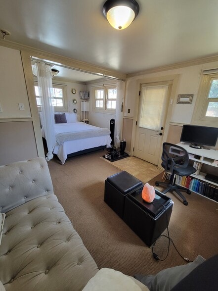 Building Photo - 1675 Ulster St