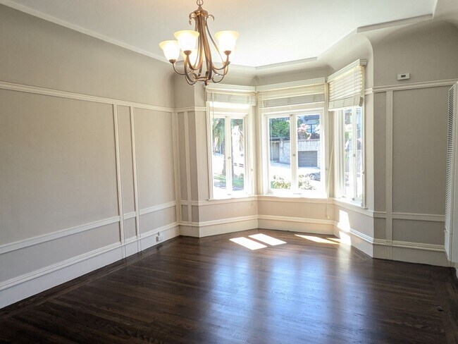 Building Photo - 1119Dol