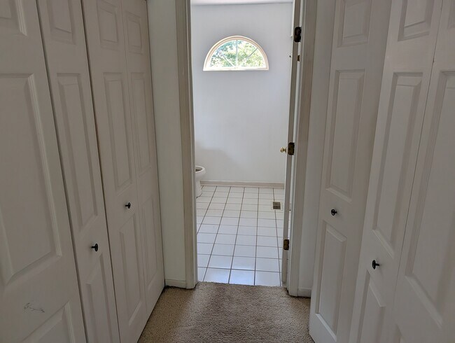 Building Photo - 843 E Princeton Cir