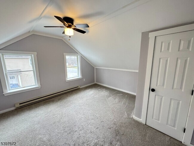 Building Photo - 606 Hardyston Ville Rd