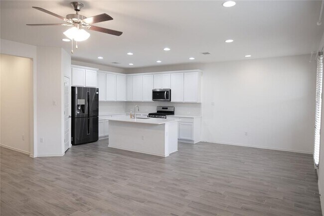 Building Photo - 11720 Reindeer Dr