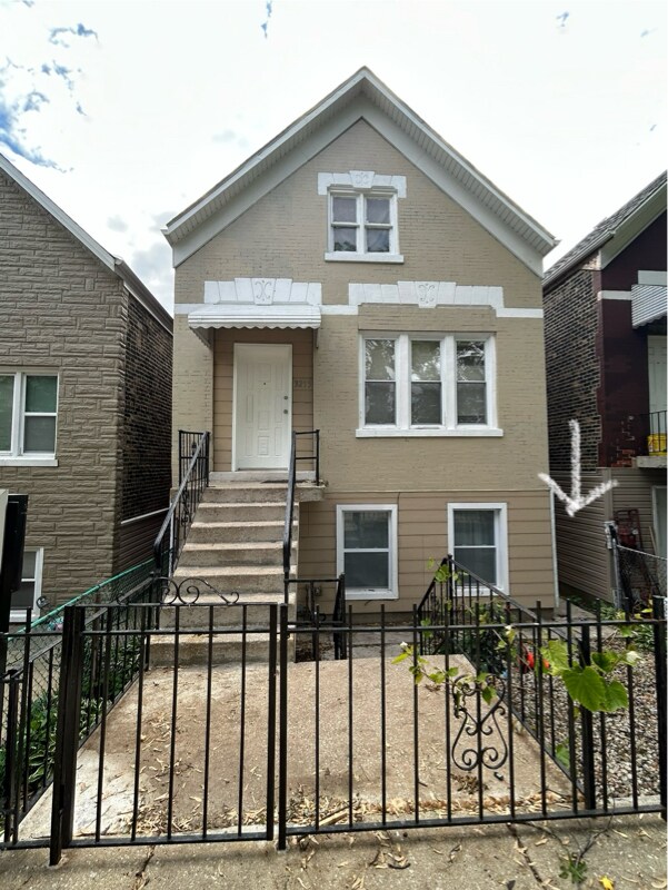Building Photo - 3215 S Throop St