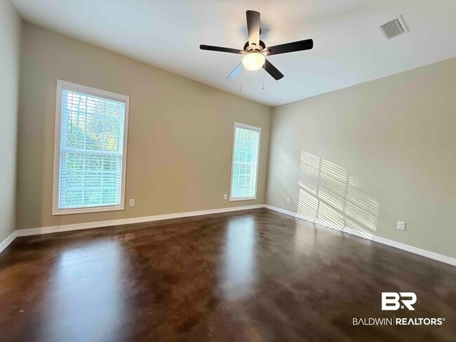 Building Photo - 33071 -B Stables Dr