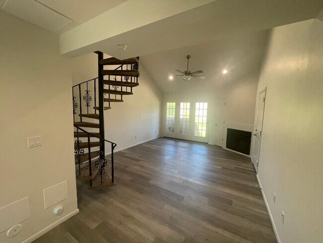 Building Photo - 4901 S Calle Los Cerros Dr