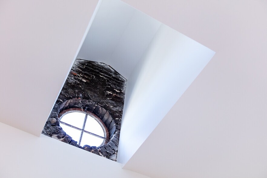 Building Photo - 226 45th St