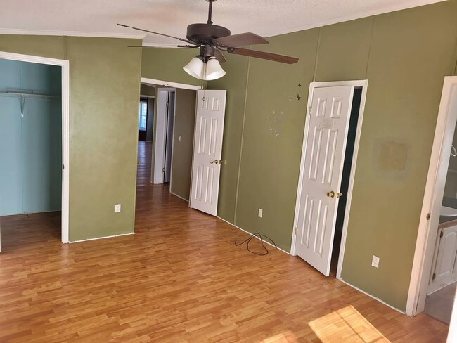 Building Photo - 715 Briar Ridge Way