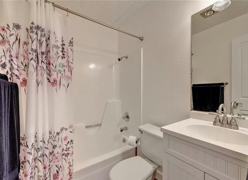 Building Photo - 7102 Moat Cove