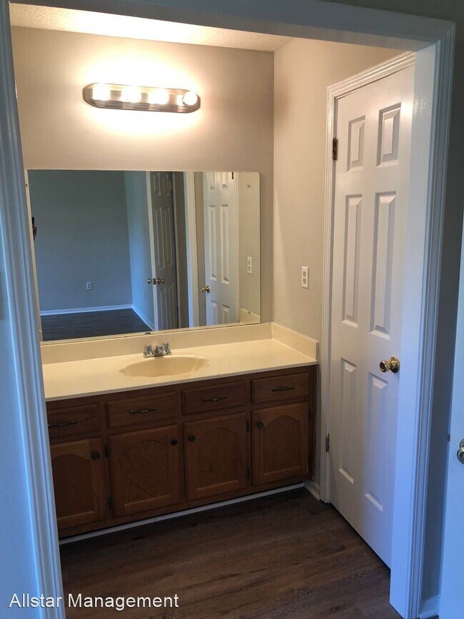 Building Photo - 3 br, 2 bath House - 3485 Lakehurst Drive