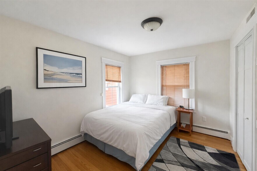 Building Photo - 26 Watson St