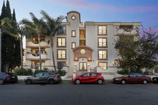 Building Photo - 1621 Barry Ave