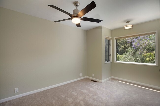 Building Photo - Hillside La Mesa, single family home, 3Bed...