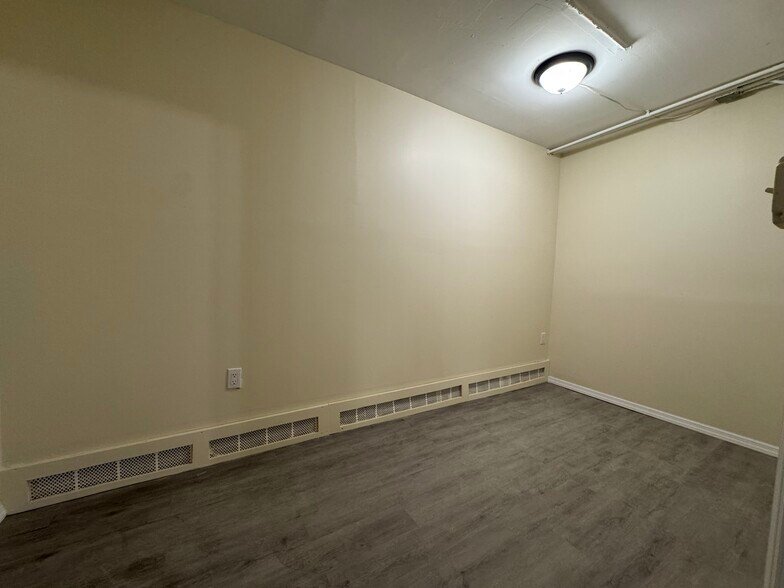 Building Photo - 53 Van Buren St