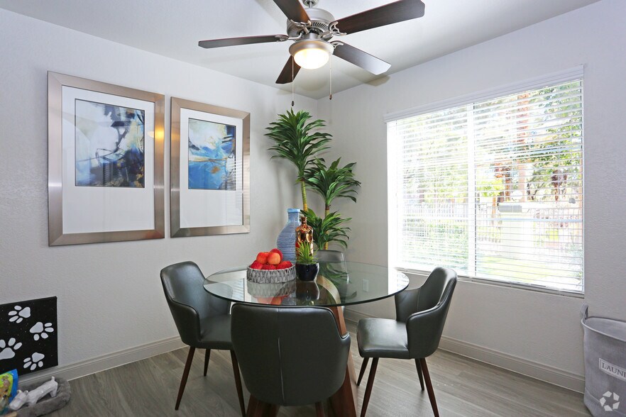 1BR, 1BA - 814 SF Dining Room - Vintage Pointe