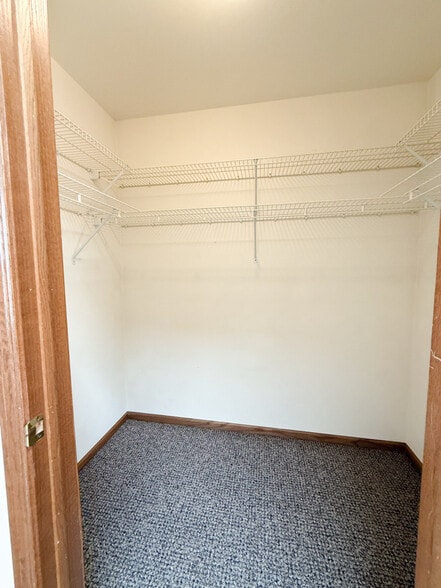 Building Photo - 123 3rd St