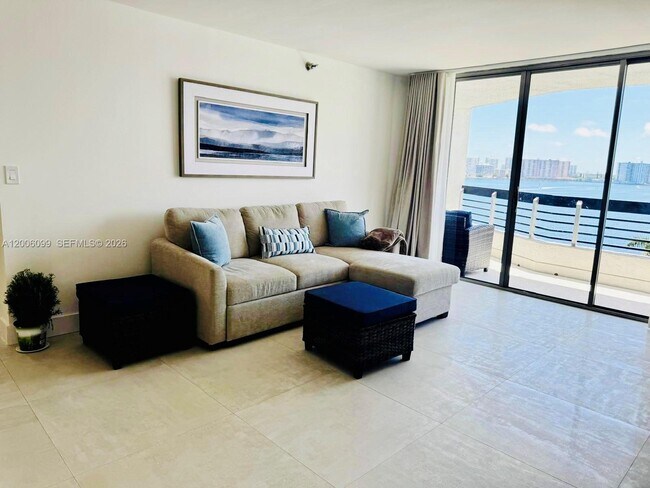 Building Photo - 19101 NE 36th Pl