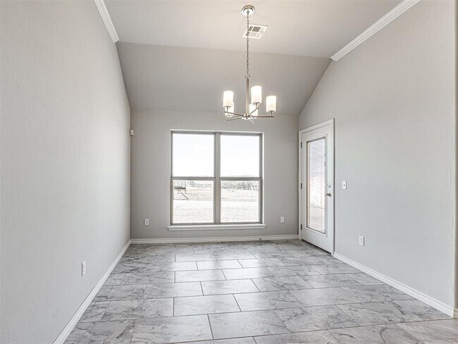 Building Photo - 623 Hackberry Ln