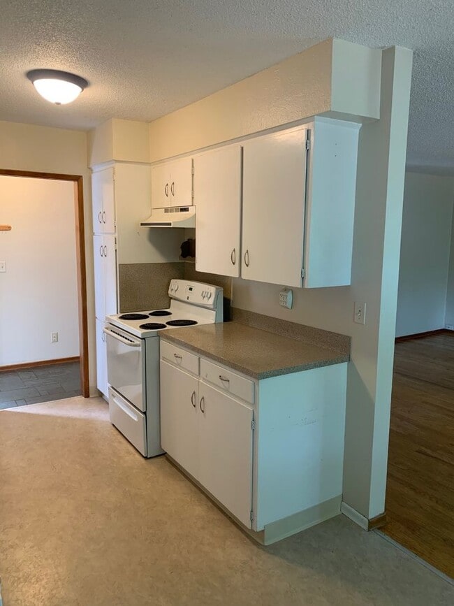 Building Photo - $2,450 - Three Bedrooms, Two Baths Home on...