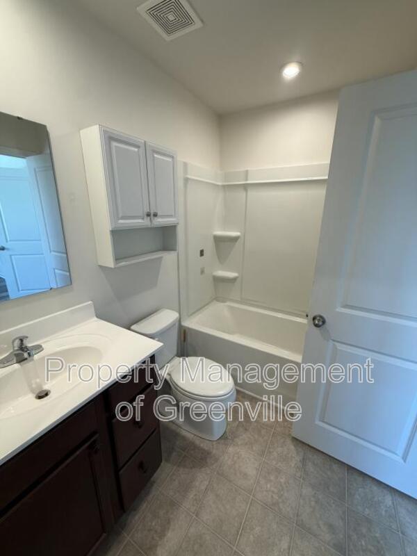 Building Photo - 103 Fernside Ct