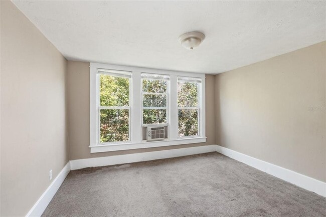 Building Photo - 104 N Clyde Ave