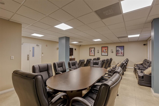 Building Photo - 3900 Galt Ocean Dr