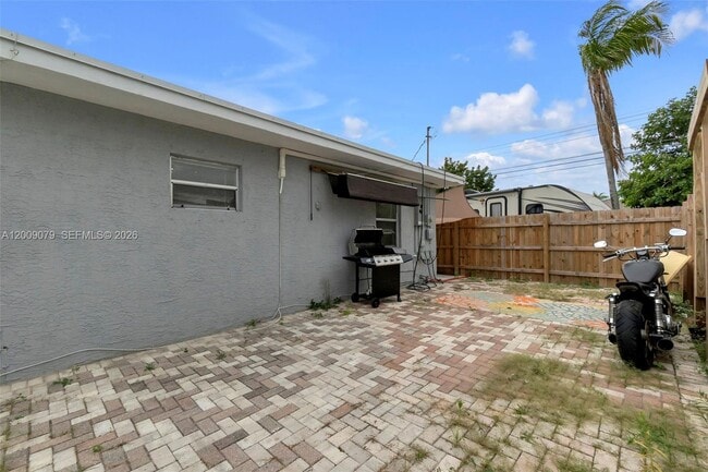 Building Photo - 2456 NW 6th St