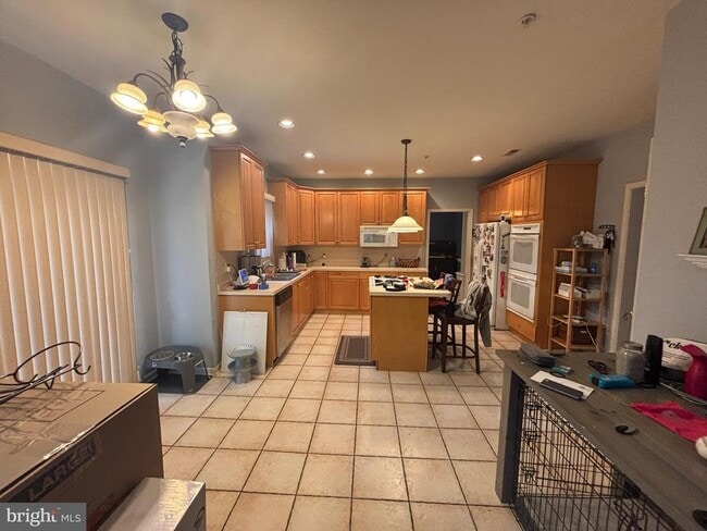 Building Photo - 721 Deer Creek Dr