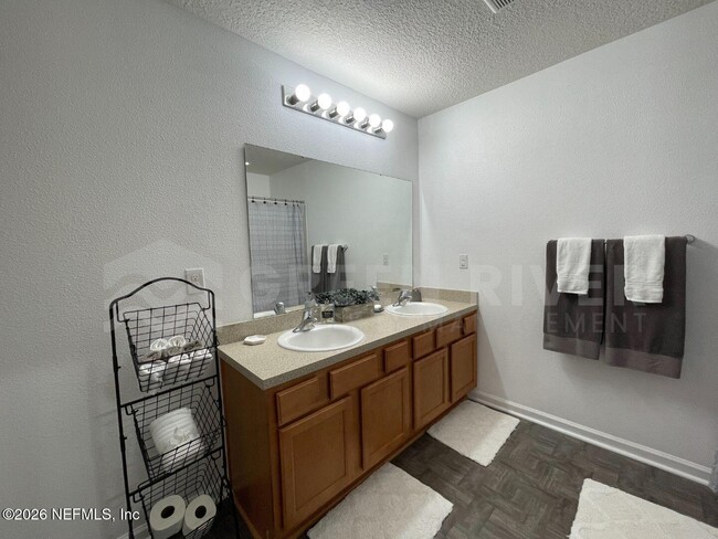 Building Photo - 15366 Bareback Dr