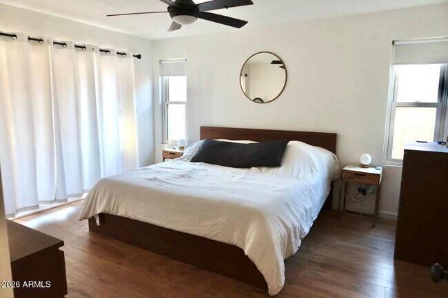 Building Photo - 3113 E Topeka Dr