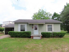 Building Photo - Charming 1 Bedroom, 1 Bath House w/Worksho...