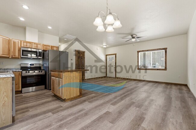 Building Photo - 2 Bedroom 1 Bathroom Home with a Single Car Garage Available in Blanchard!