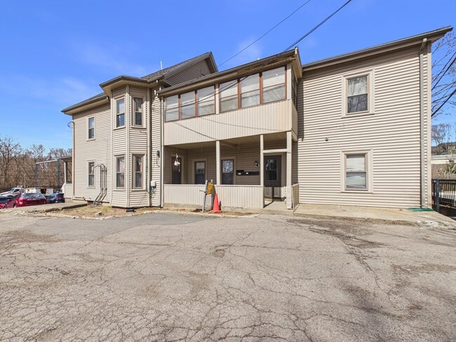 Building Photo - 1015 Hyde Park Ave