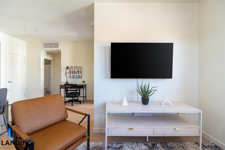 Building Photo - 41545 Ivy St