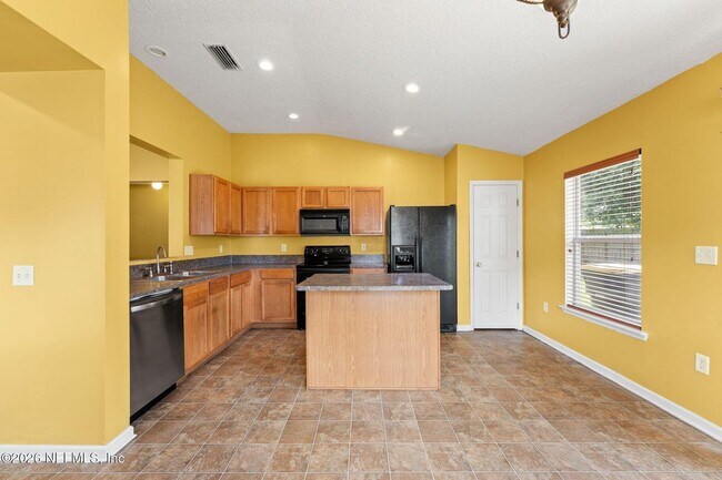 Building Photo - 11509 Brian Lakes Dr N