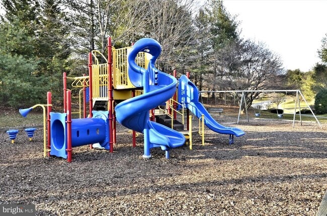 Building Photo - 5708 Chapman Mill Dr