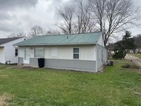 Building Photo - South Parkersburg Single Story with Garage