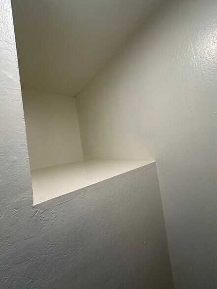 Building Photo - 3673 Park Dr