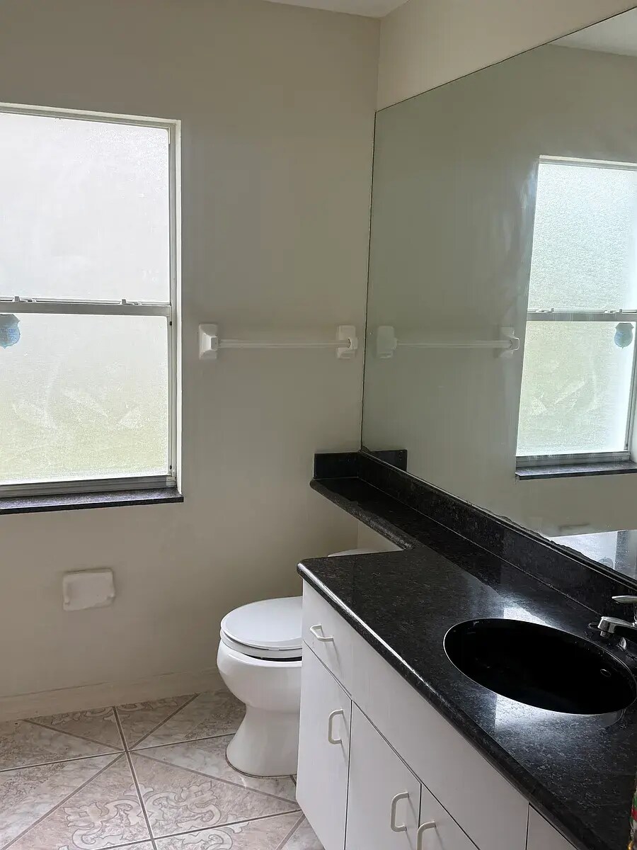 Building Photo - 2010 Chelam Way