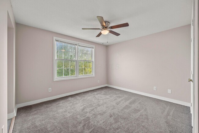 Building Photo - 5935 Pondview Ct