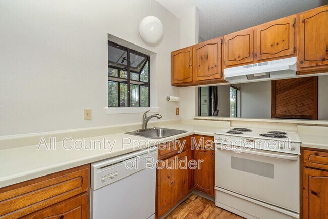 Building Photo - 7933 Countryside Dr