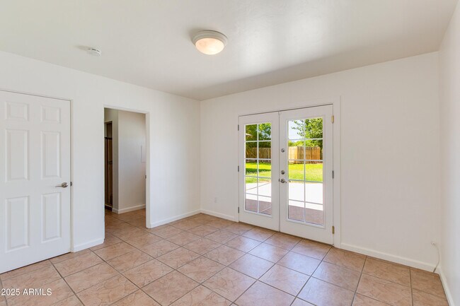 Building Photo - 4808 N 29th Pl