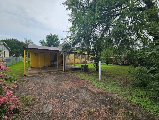 Building Photo - 119 Palm Oak Dr