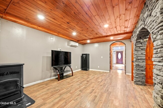 Building Photo - 217 Meade Rd