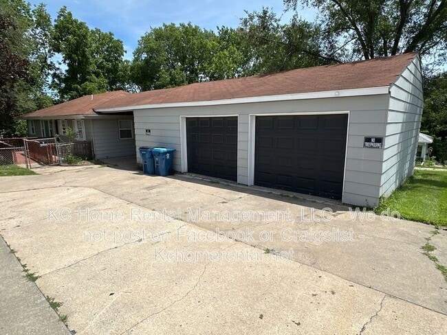 Building Photo - 515 S Forest Ave