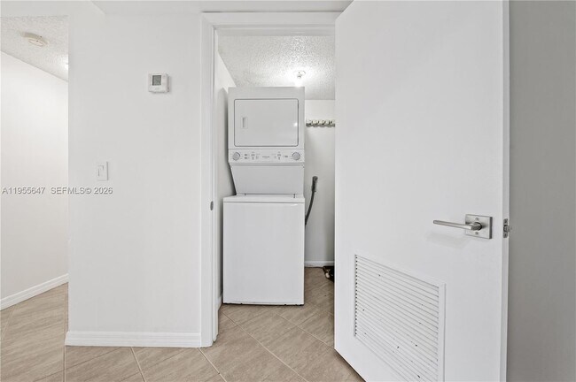 Building Photo - 10001 W Atlantic Blvd