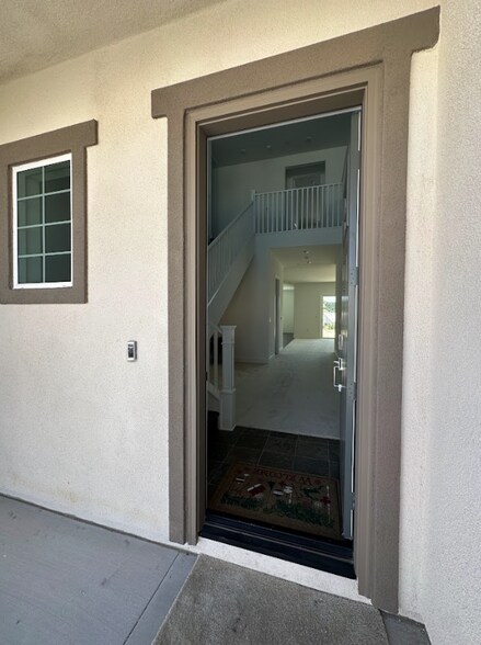 Building Photo - 24392 Calle La Roca